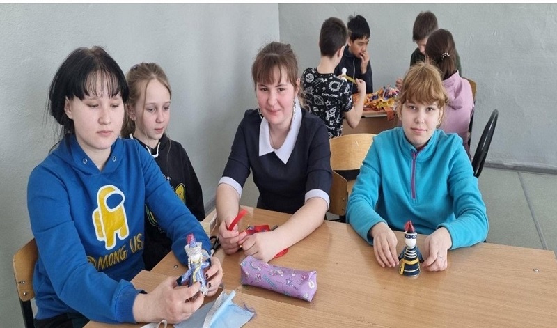 Изготовление кукол к празднованию Сагаалгана &amp;quot;Диалог культур&amp;quot;.